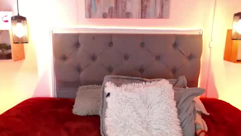 Snapshot of emily_leinn chatting on 03-08-25, 05:54 E M I L Y online show from 03-08-25, 05:54