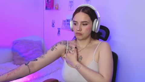 Emily Lindey online show from 02-24-26, 06:55