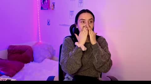Emily Lindey online show from 05-12-26, 03:03