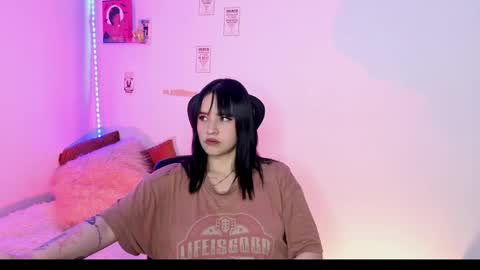 Emily Lindey online show from 05-13-26, 04:21