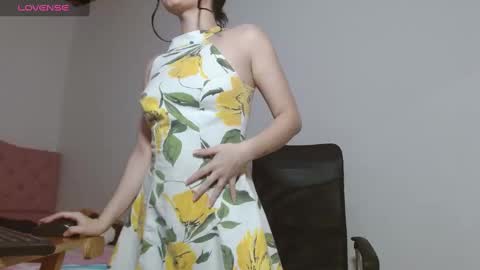 Snapshot of emily_littesweet chatting on 03-04-25, 09:32 Emily littesweets online show from 03-04-25, 09:32