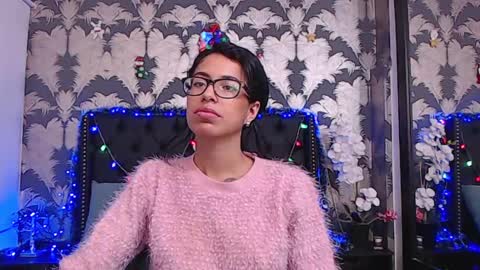 Snapshot of emily_loperaa chatting on 12-26-24, 07:38 Emily online show from 12-26-24, 07:38