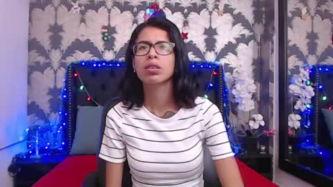 Snapshot of emily_loperaa chatting on 12-31-24, 01:41 Emily online show from 12-31-24, 01:41