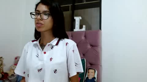 Snapshot of emily_loperaa chatting on 01-23-25, 02:02 Emily online show from 01-23-25, 02:02