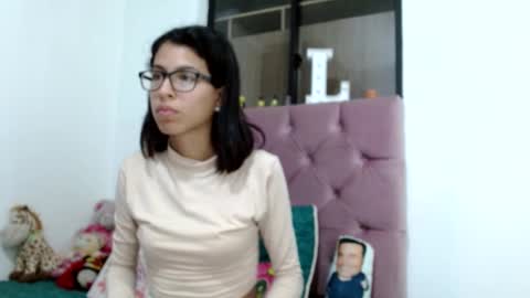 Snapshot of emily_loperaa chatting on 01-26-25, 12:58 Emily online show from 01-26-25, 12:58