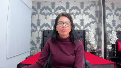 Snapshot of emily_loperaa chatting on 02-03-25, 02:45 Emily online show from 02-03-25, 02:45
