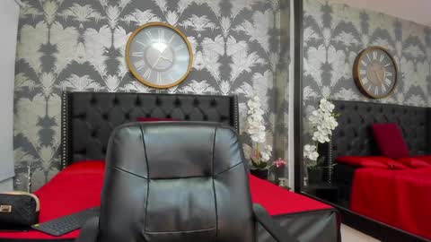 Snapshot of emily_loperaa chatting on 02-04-25, 03:26 Emily online show from 02-04-25, 03:26