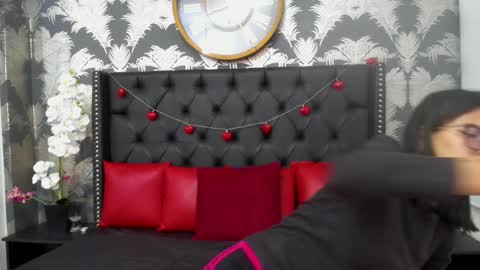 Snapshot of emily_loperaa chatting on 02-19-25, 02:55 Emily online show from 02-19-25, 02:55