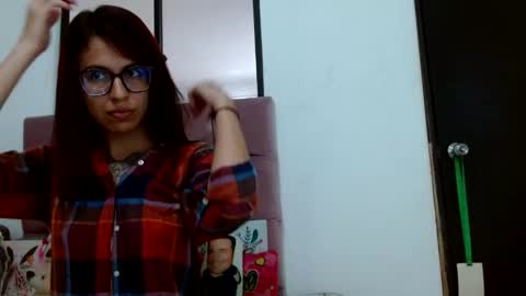 Snapshot of emily_loperaa chatting on 02-11-26, 06:46 Emily online show from 02-11-26, 06:46