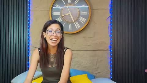 Emily online show from 06-18-26, 12:00