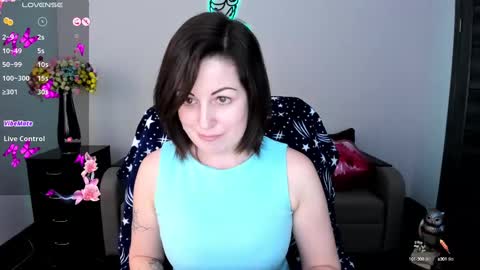 Emily online show from 03-11-25, 06:19