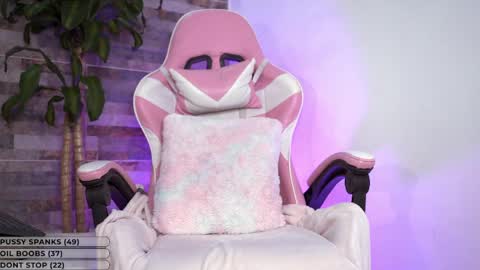 Emily online show from 05-18-26, 11:43