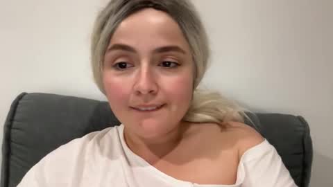 emily_morning_dew online show from 09-24-25, 07:50