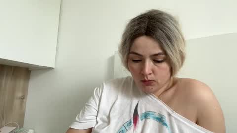 emily_morning_dew online show from 10-01-25, 10:54