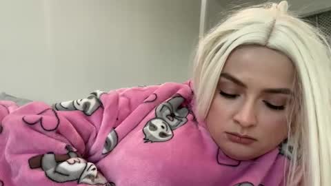 emily_morning_dew online show from 01-19-26, 01:37