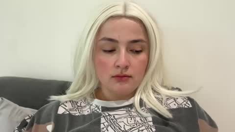 Snapshot of emily_morning_dew chatting on 03-31-26, 07:31 emily_morning_dew online show from 03-31-26, 07:31