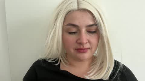 Snapshot of emily_morning_dew chatting on 04-11-26, 10:52 emily_morning_dew online show from 04-11-26, 10:52