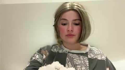 Snapshot of emily_morning_dew chatting on 05-01-26, 06:12 emily_morning_dew online show from 05-01-26, 06:12