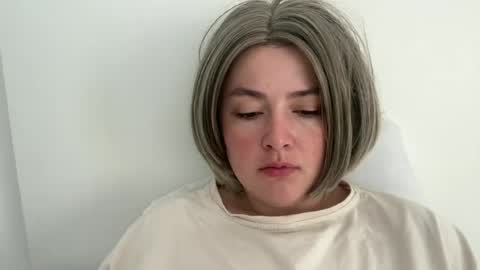 emily_morning_dew online show from 06-26-26, 05:56