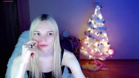 Lia online show from 12-23-24, 11:49