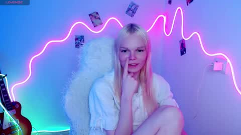 Lia online show from 10-20-25, 06:08