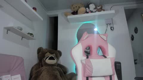 emily_palmeer online show from 12-18-24, 10:40