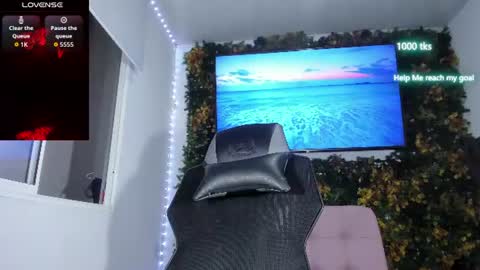 emily_palmeer online show from 06-17-26, 09:01