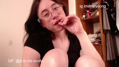 Snapshot of emily_pearl_ chatting on 04-08-26, 10:10 emily_pearl_ online show from 04-08-26, 10:10