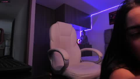 Snapshot of emily_roose_ chatting on 06-19-26, 07:50 Natalia online show from 06-19-26, 07:50