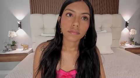 Snapshot of emily_rose1_ chatting on 06-25-26, 12:31 Emily rose1 online show from 06-25-26, 12:31