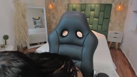 Emily online show from 06-11-26, 12:32