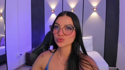 emily_tolson online show from 05-11-26, 09:23