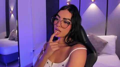 emily_tolson online show from 06-10-26, 07:57