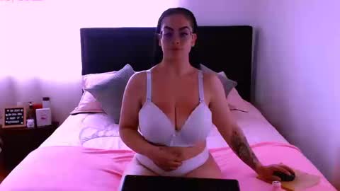 Emily online show from 09-22-25, 09:06