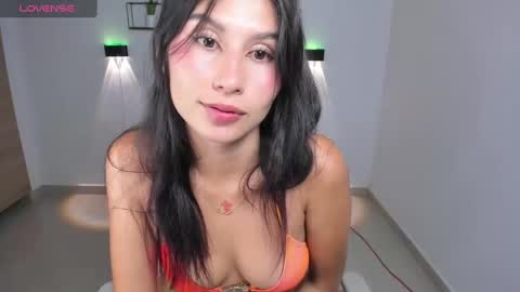 Snapshot of emily_villamil_ chatting on 09-10-25, 08:53 Emi online show from 09-10-25, 08:53