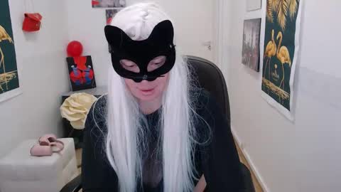 Snapshot of emily_york18 chatting on 02-11-25, 12:16 Emily online show from 02-11-25, 12:16