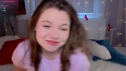 Snapshot of emilyart_ chatting on 03-03-26, 04:18 artist Emily online show from 03-03-26, 04:18
