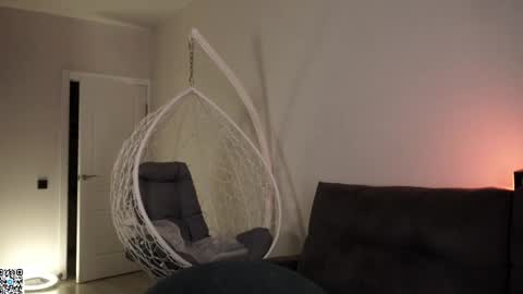 emilybatee online show from 04-26-26, 05:32