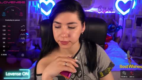 Snapshot of emilycandys chatting on 02-11-25, 12:58 Emy online show from 02-11-25, 12:58