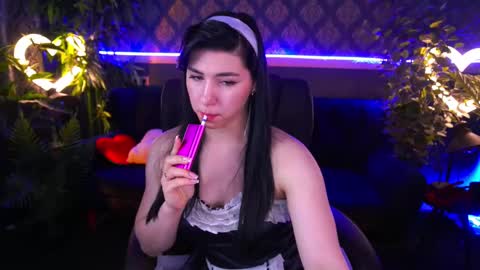 Snapshot of emilycandys chatting on 02-28-25, 06:43 Emy online show from 02-28-25, 06:43