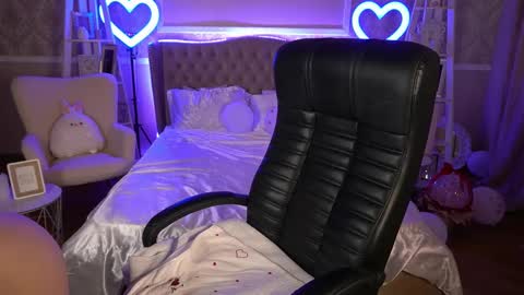 Snapshot of emilycandys chatting on 03-04-25, 06:37 Emy online show from 03-04-25, 06:37
