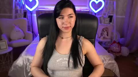 Snapshot of emilycandys chatting on 03-04-25, 10:57 Emy online show from 03-04-25, 10:57