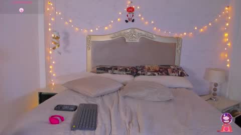Snapshot of emilycastro_ chatting on 12-02-24, 05:37 Emily online show from 12-02-24, 05:37