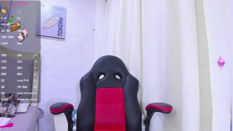 Snapshot of emilycastro_ chatting on 01-24-25, 06:35 Emily online show from 01-24-25, 06:35