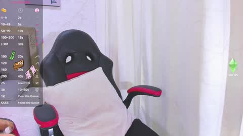 Snapshot of emilycastro_ chatting on 02-05-25, 02:37 Emily online show from 02-05-25, 02:37