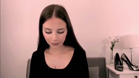 Snapshot of emilycharming chatting on 05-14-26, 08:15 EmilyCharming online show from 05-14-26, 08:15