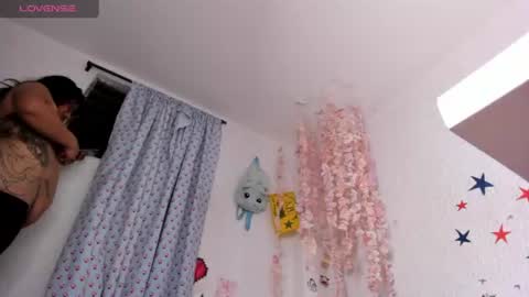 Snapshot of emilycollei chatting on 07-04-26, 04:18 Emily online show from 07-04-26, 04:18