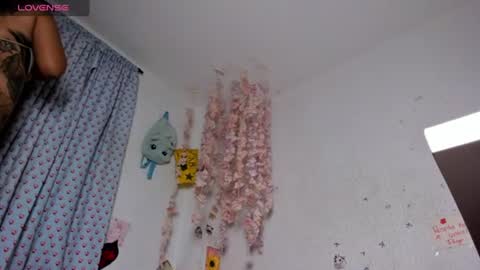 Snapshot of emilycollei chatting on 07-14-26, 07:57 Emily online show from 07-14-26, 07:57