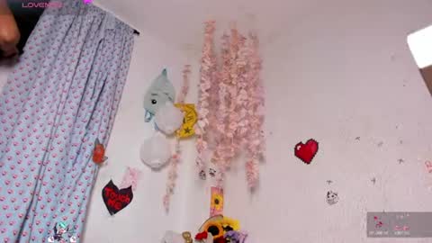 Snapshot of emilycollei chatting on 07-22-26, 08:28 Emily online show from 07-22-26, 08:28