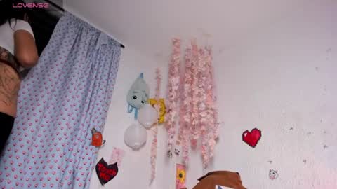 Snapshot of emilycollei chatting on 07-23-26, 08:23 Emily online show from 07-23-26, 08:23
